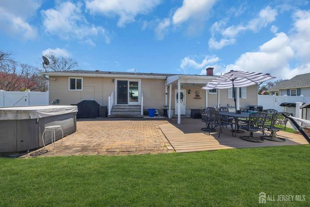 71 Pine Street, Spotswood, NJ 08884