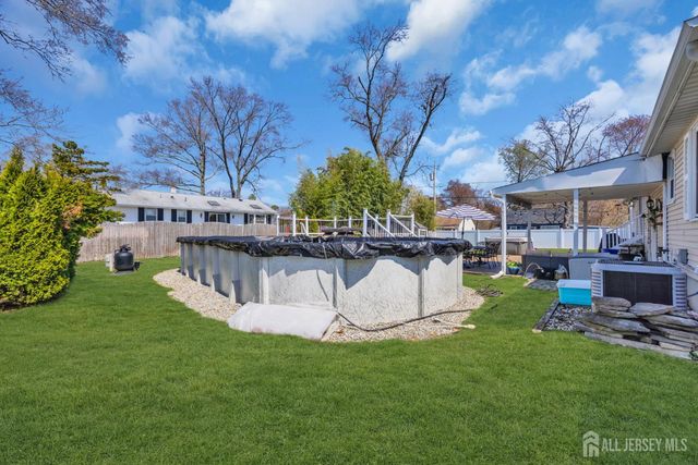 71 Pine Street, Spotswood, NJ 08884