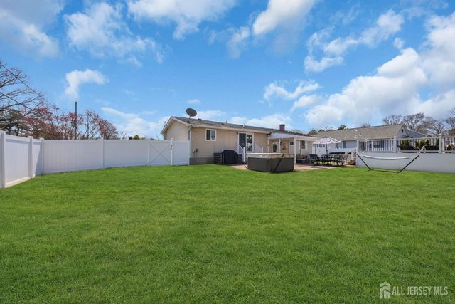 71 Pine Street, Spotswood, NJ 08884