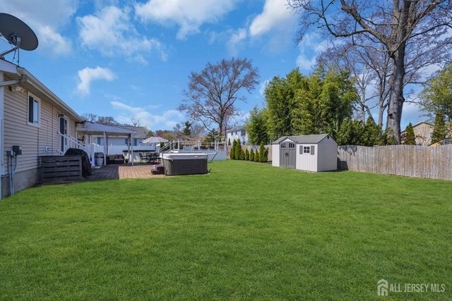 71 Pine Street, Spotswood, NJ 08884