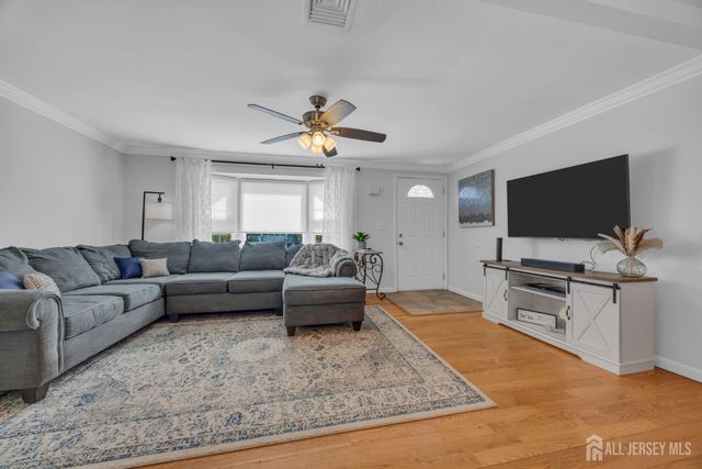 71 Pine Street, Spotswood, NJ 08884