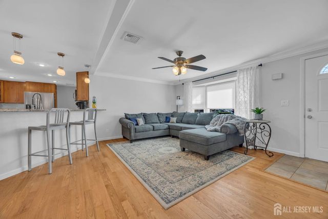 71 Pine Street, Spotswood, NJ 08884