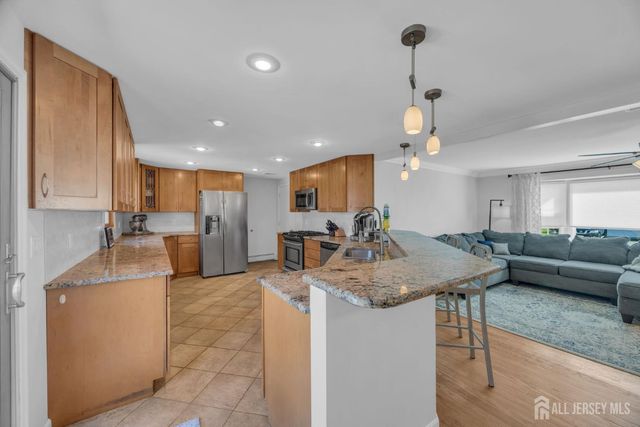 71 Pine Street, Spotswood, NJ 08884