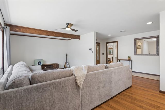 453 Elder Lane, Glenview, IL 60025