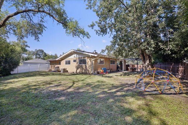 453 Elder Lane, Glenview, IL 60025