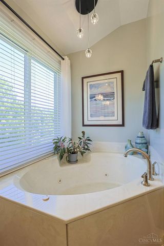 870 Abbot Drive, Fairfield, OH 45014