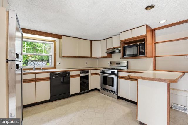 1413 PEDEN AVE, West Deptford, NJ 08093