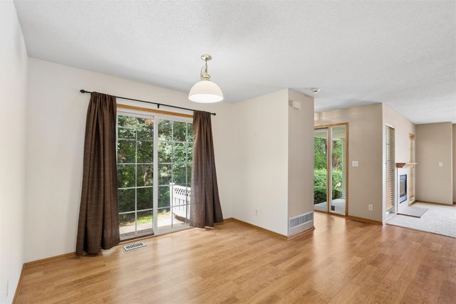4425 Mills Civic Parkway 601, West Des Moines, IA 50265