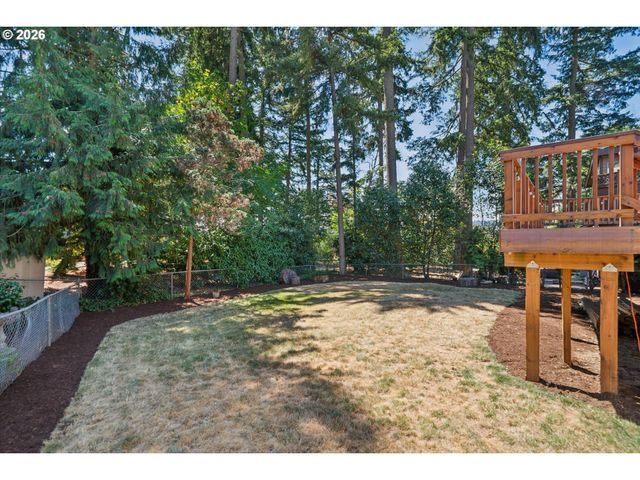 6642 OAKRIDGE Dr, Gladstone, OR 97027