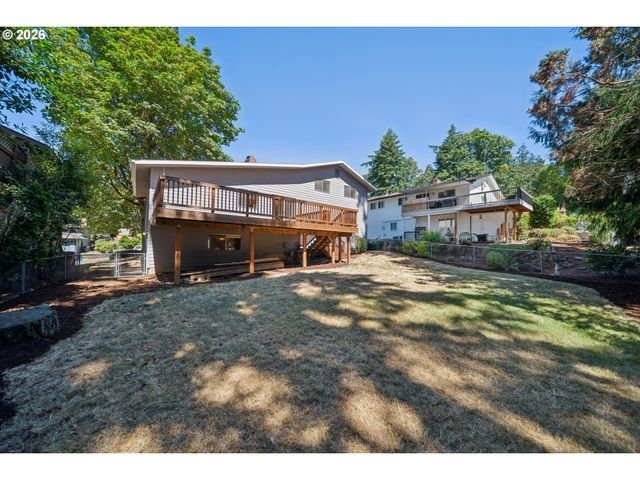6642 OAKRIDGE Dr, Gladstone, OR 97027