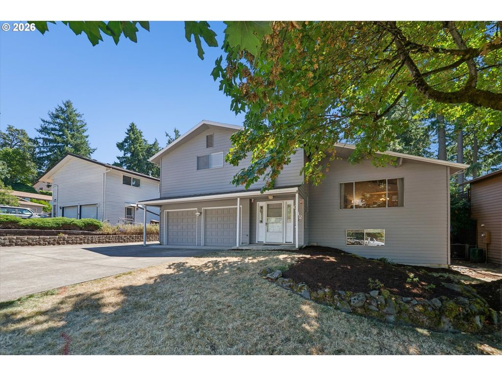 6642 OAKRIDGE Dr, Gladstone, OR 97027