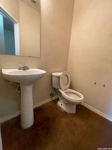10815 Mathom Lndg Apt 3, Universal City, TX 78148