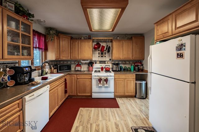 214 Beaverhead Lane, Dillon, MT 59725