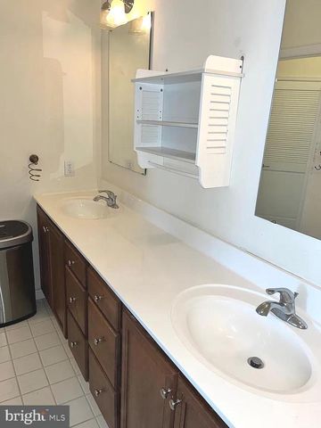 4461 RIVERVIEW LN, Philadelphia, PA 19129