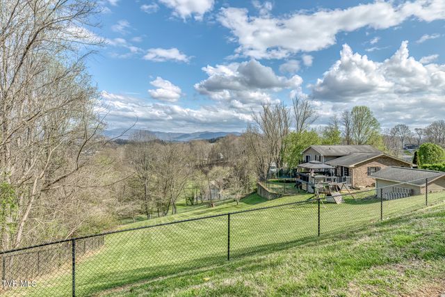 307 Sawyer Circle, Bluff City, TN 37618