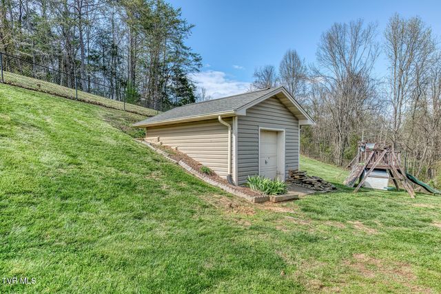 307 Sawyer Circle, Bluff City, TN 37618