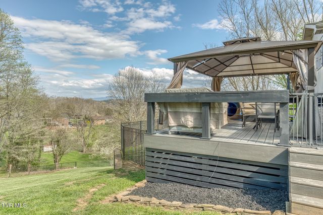 307 Sawyer Circle, Bluff City, TN 37618