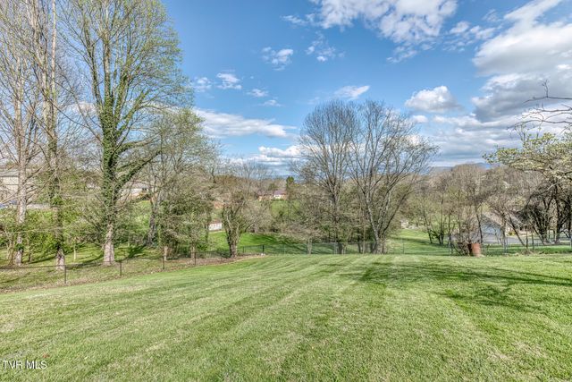 307 Sawyer Circle, Bluff City, TN 37618