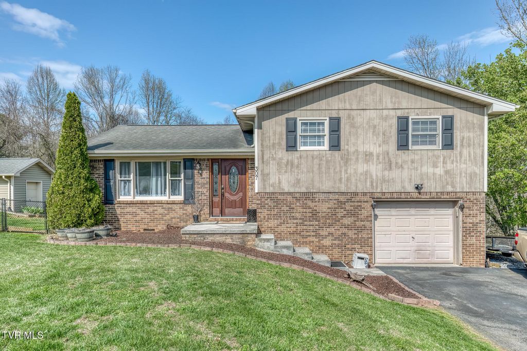 307 Sawyer Circle, Bluff City, TN 37618