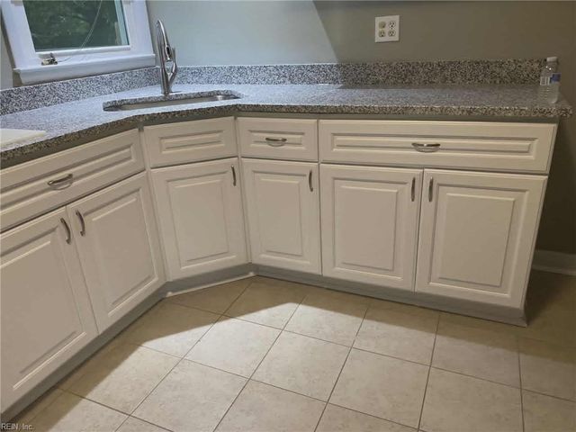 13 Murray AVE, Hampton, VA 23666