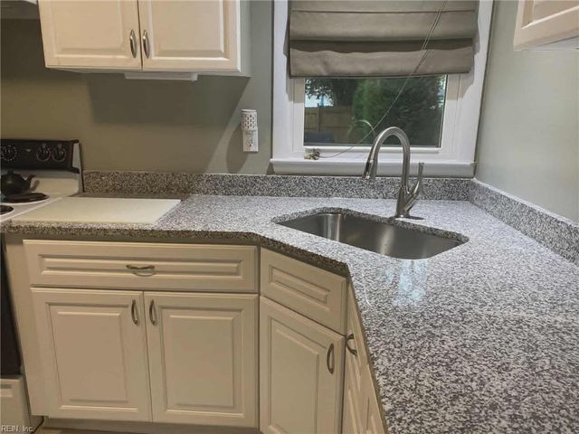 13 Murray AVE, Hampton, VA 23666