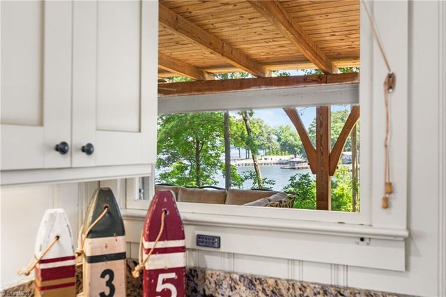 405 Waterway Drive, Lexington, NC 27292