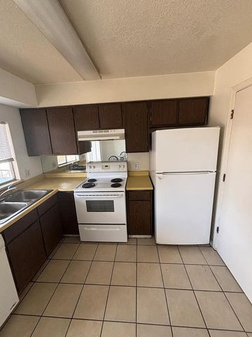 11009 Towner Avenue NE, Albuquerque, NM 87112