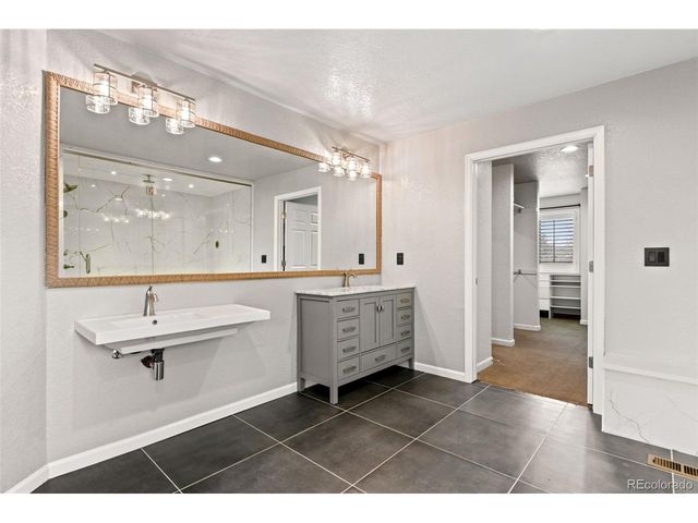 6766 Westwoods Cir, Arvada, CO 80007