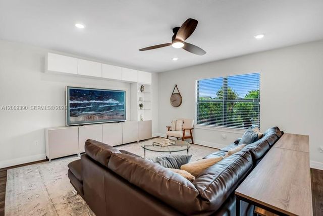 2981 Shortleaf Ave, Oakland Park, FL 33311