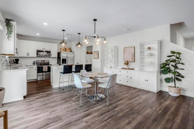 2981 Shortleaf Ave, Oakland Park, FL 33311