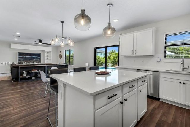 2981 Shortleaf Ave, Oakland Park, FL 33311