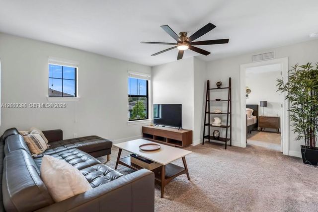 2981 Shortleaf Ave, Oakland Park, FL 33311