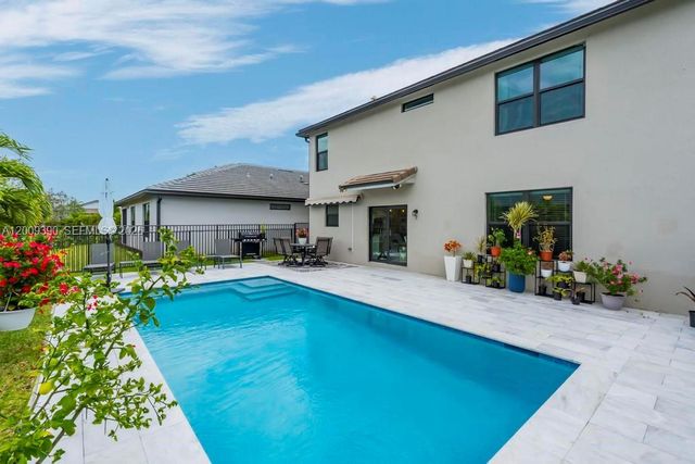 2981 Shortleaf Ave, Oakland Park, FL 33311