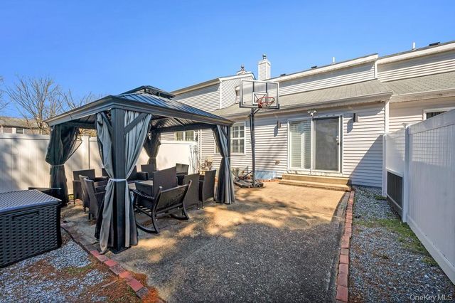 4 Beech Street, Central Islip, NY 11722