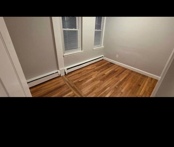 77 Green St 11, Lynn, MA 01902