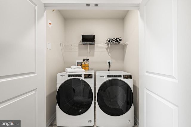 33 E FRONT ST, Bridgeport, PA 19405