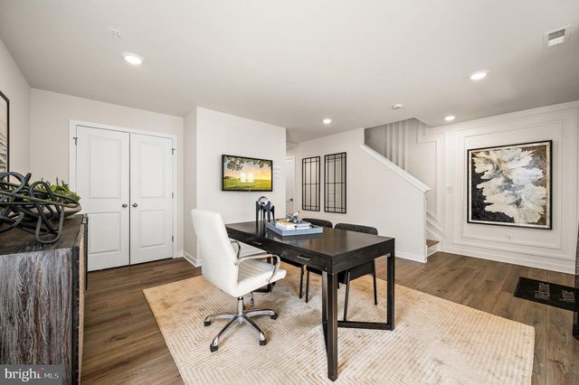 33 E FRONT ST, Bridgeport, PA 19405