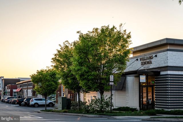 33 E FRONT ST, Bridgeport, PA 19405