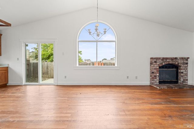 1120 Camellia Ln, Suisun City, CA 94585