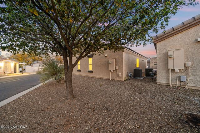 1340 W Vuelta Las Campanas, Sahuarita, AZ 85629