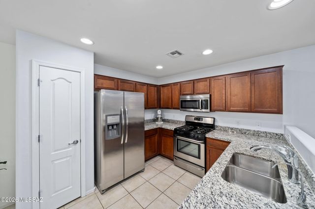 1340 W Vuelta Las Campanas, Sahuarita, AZ 85629