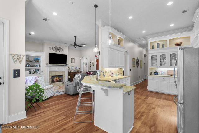 110 Willow Crest Circle, Brandon, MS 39047