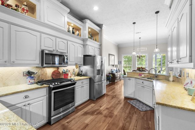 110 Willow Crest Circle, Brandon, MS 39047
