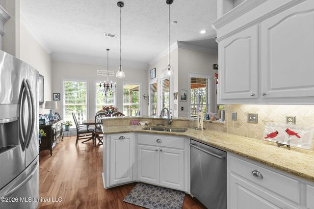 110 Willow Crest Circle, Brandon, MS 39047