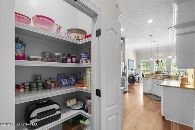 110 Willow Crest Circle, Brandon, MS 39047