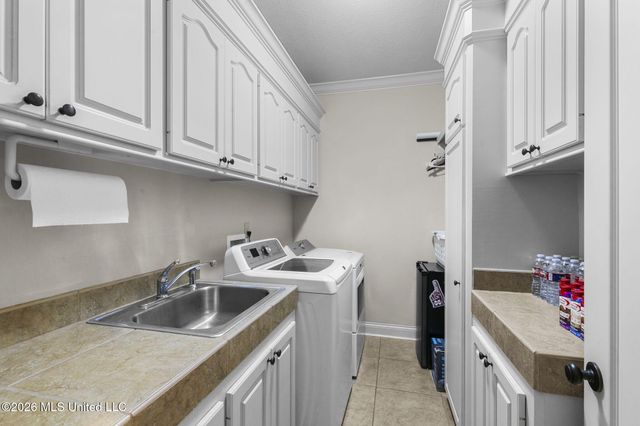 110 Willow Crest Circle, Brandon, MS 39047
