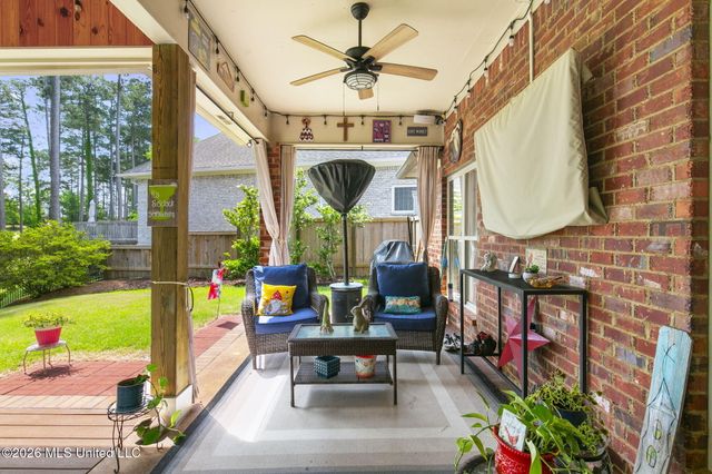 110 Willow Crest Circle, Brandon, MS 39047