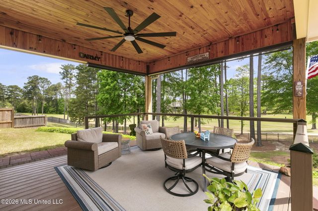 110 Willow Crest Circle, Brandon, MS 39047