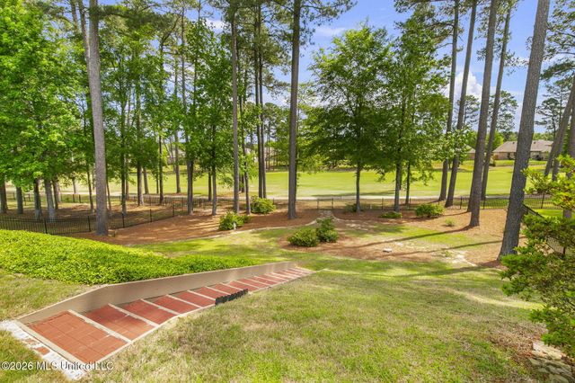 110 Willow Crest Circle, Brandon, MS 39047