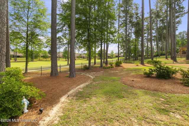 110 Willow Crest Circle, Brandon, MS 39047